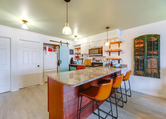 Beachside Bliss! Ocean W/ Large Balcony Holiday home