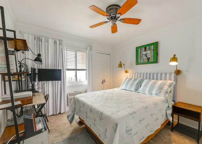 Beachside Bliss! Ocean W/ Large Balcony Holiday home *